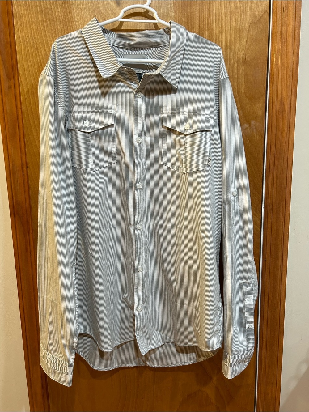 NWT O'Neill Men's XXL Striped Button-Down Shirt – Gray/White Pinstripe